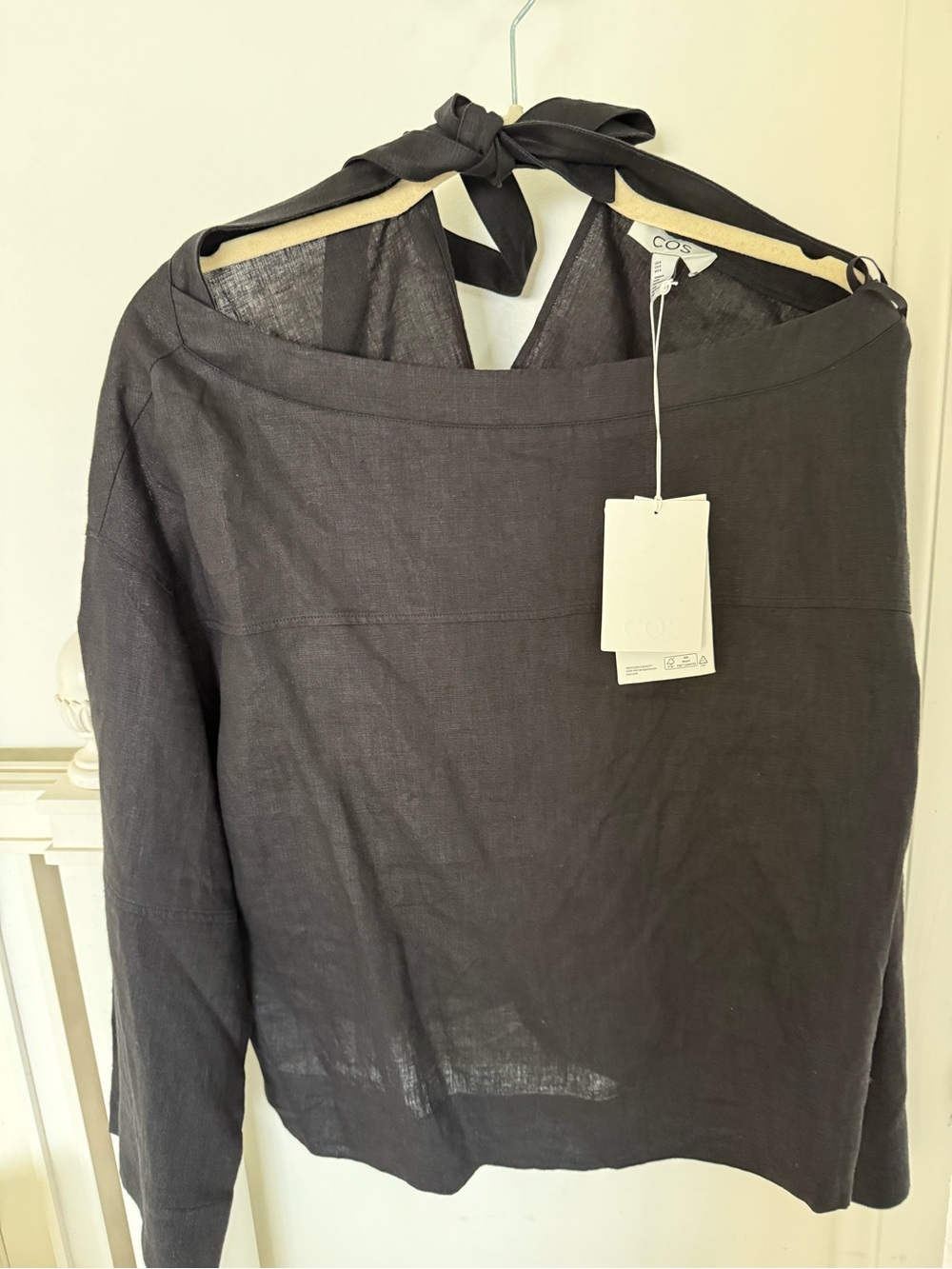COS Black Linen Tie-Neck Blouse Sz 8( 48”B), 23”long NWT